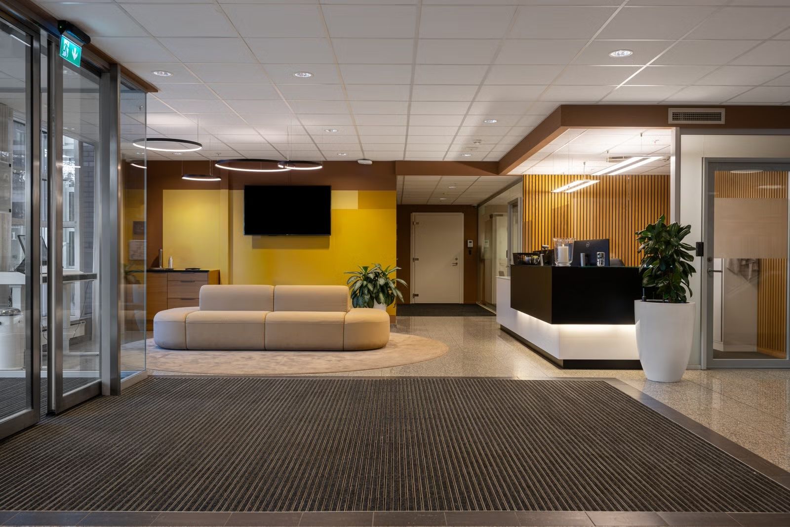 Bright and refurbished office premises with views in Sjølystparken - Facilities