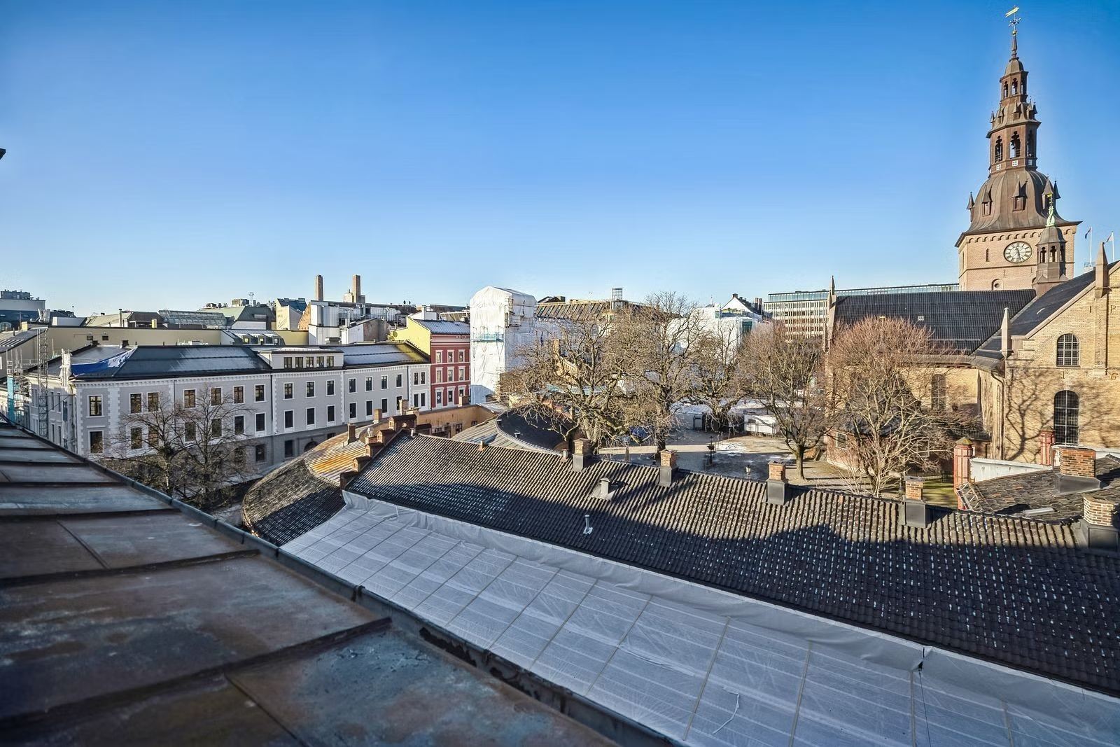 Top-Floor Office Space of 318.7 sqm GFA at Jernbanetorget - Facade
