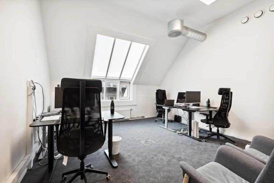 Lys og innflyttingsklar toppetasje på 255 m² BTA i Lille Grensen 3