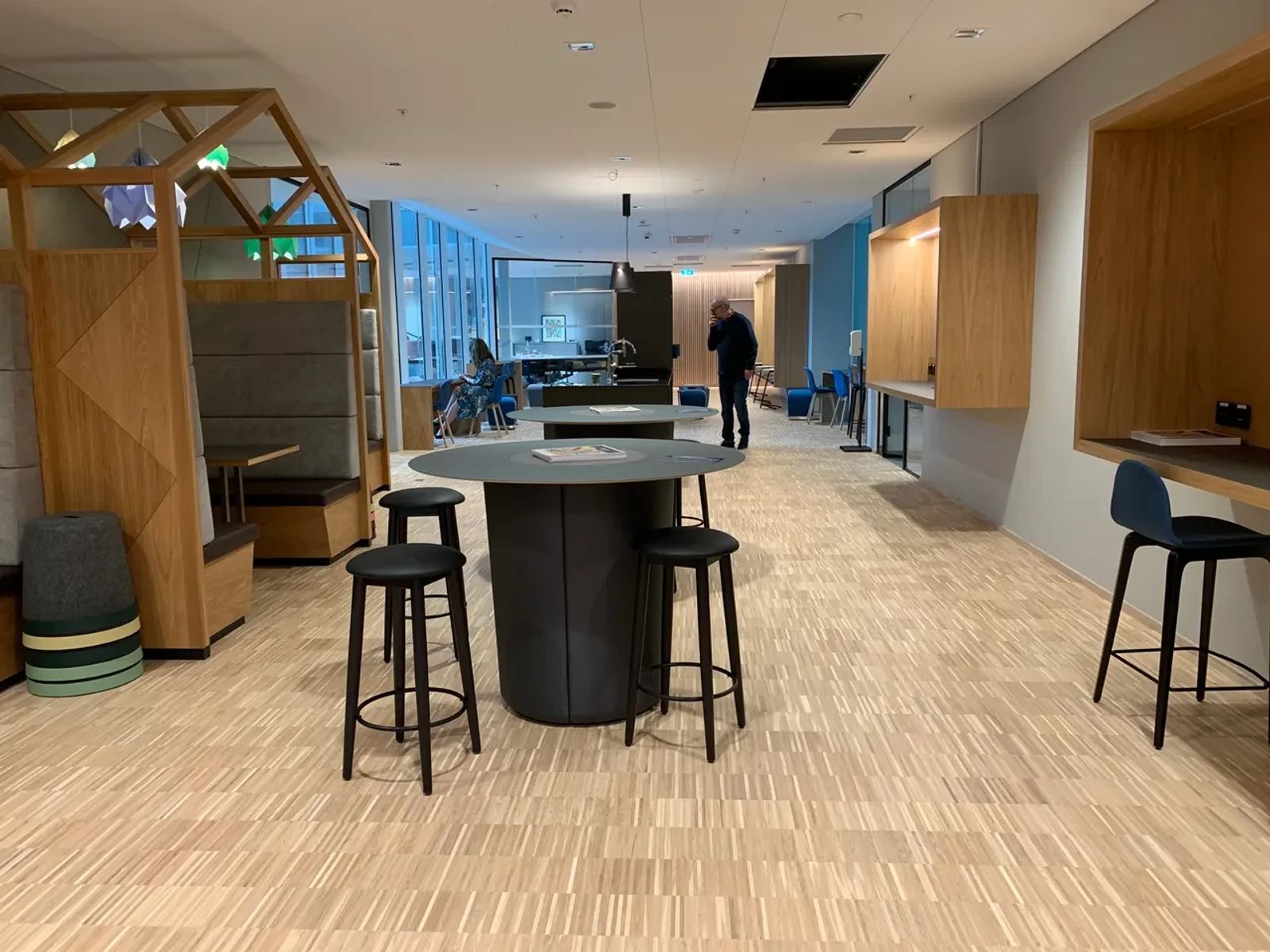 Furnished office for 1–2 people in a modern office building - Facilities