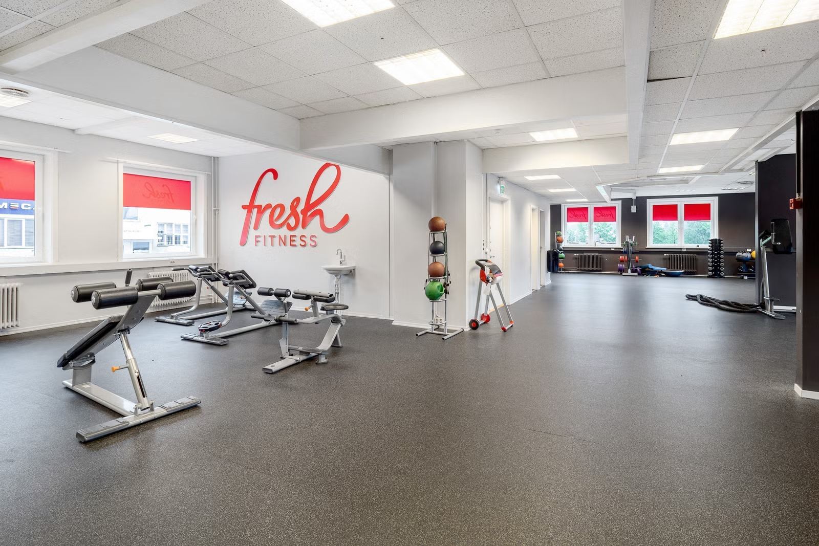 Bright and Efficient 4th-Floor Office Space for Rent in Sandvika - Facilities