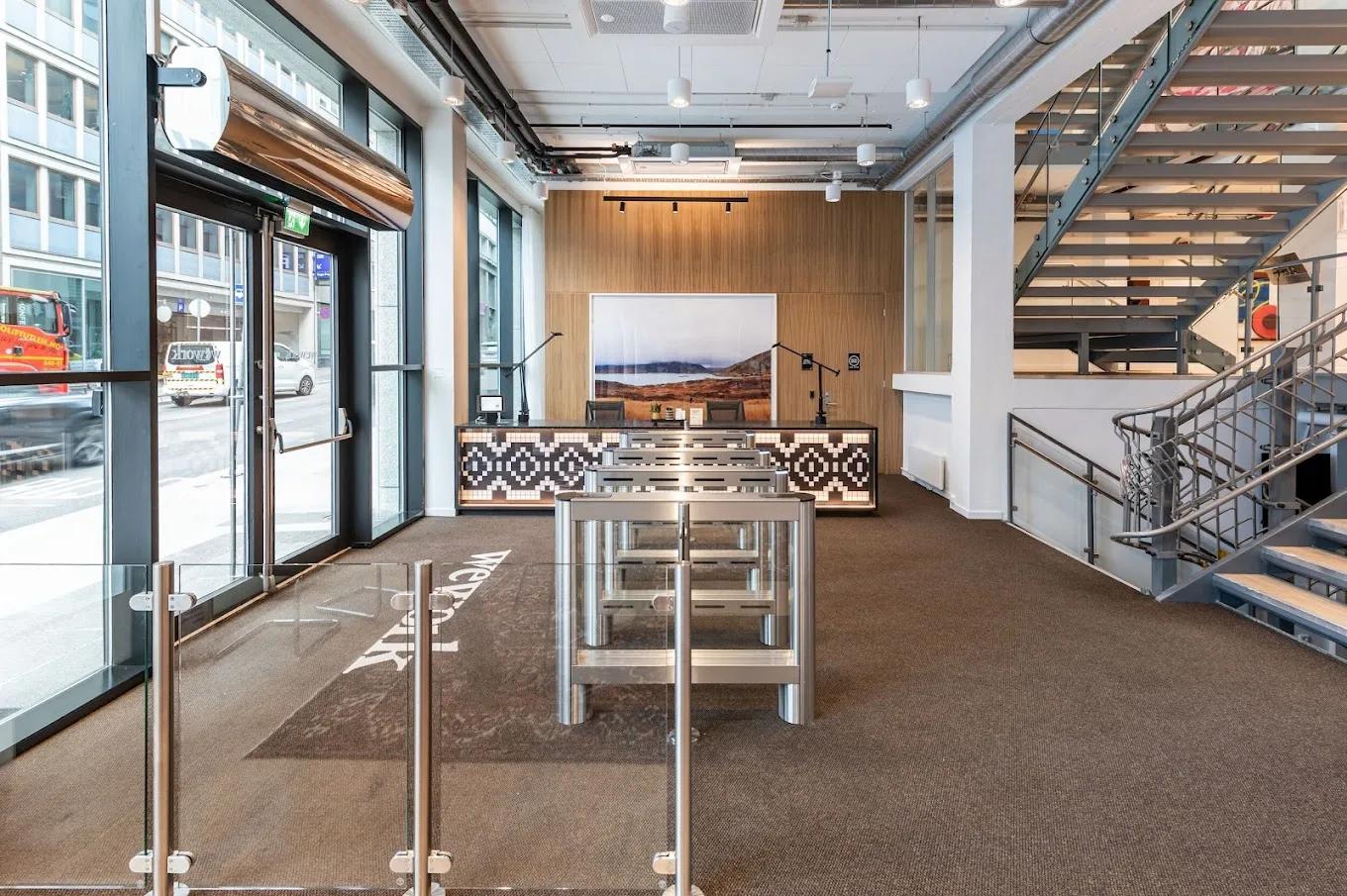 Corner office with unique exposure near near Nationaltheatret - Facilities