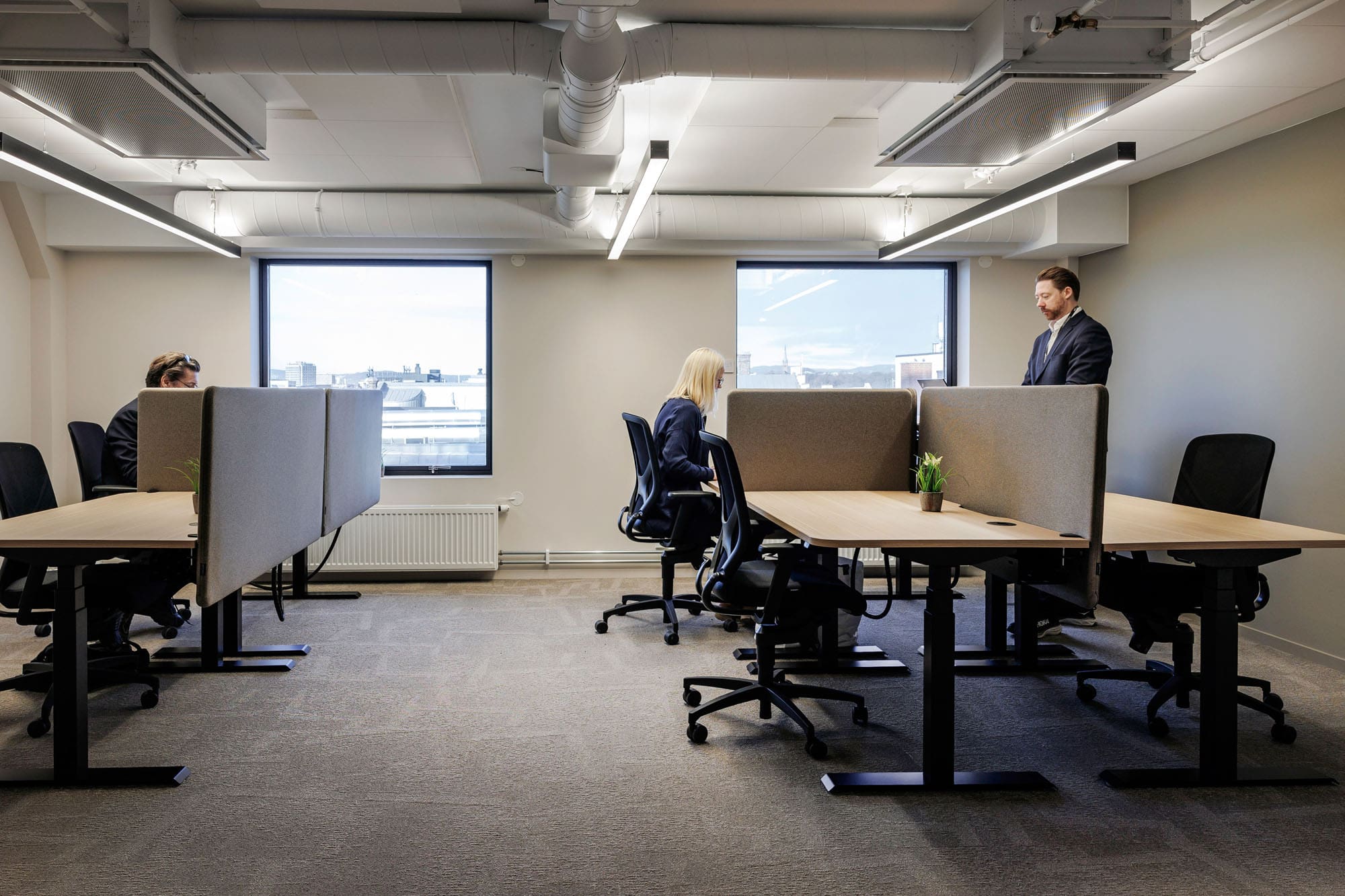 Kontor for 4-6 ansatte sentralt i Kvadraturen - Kontor