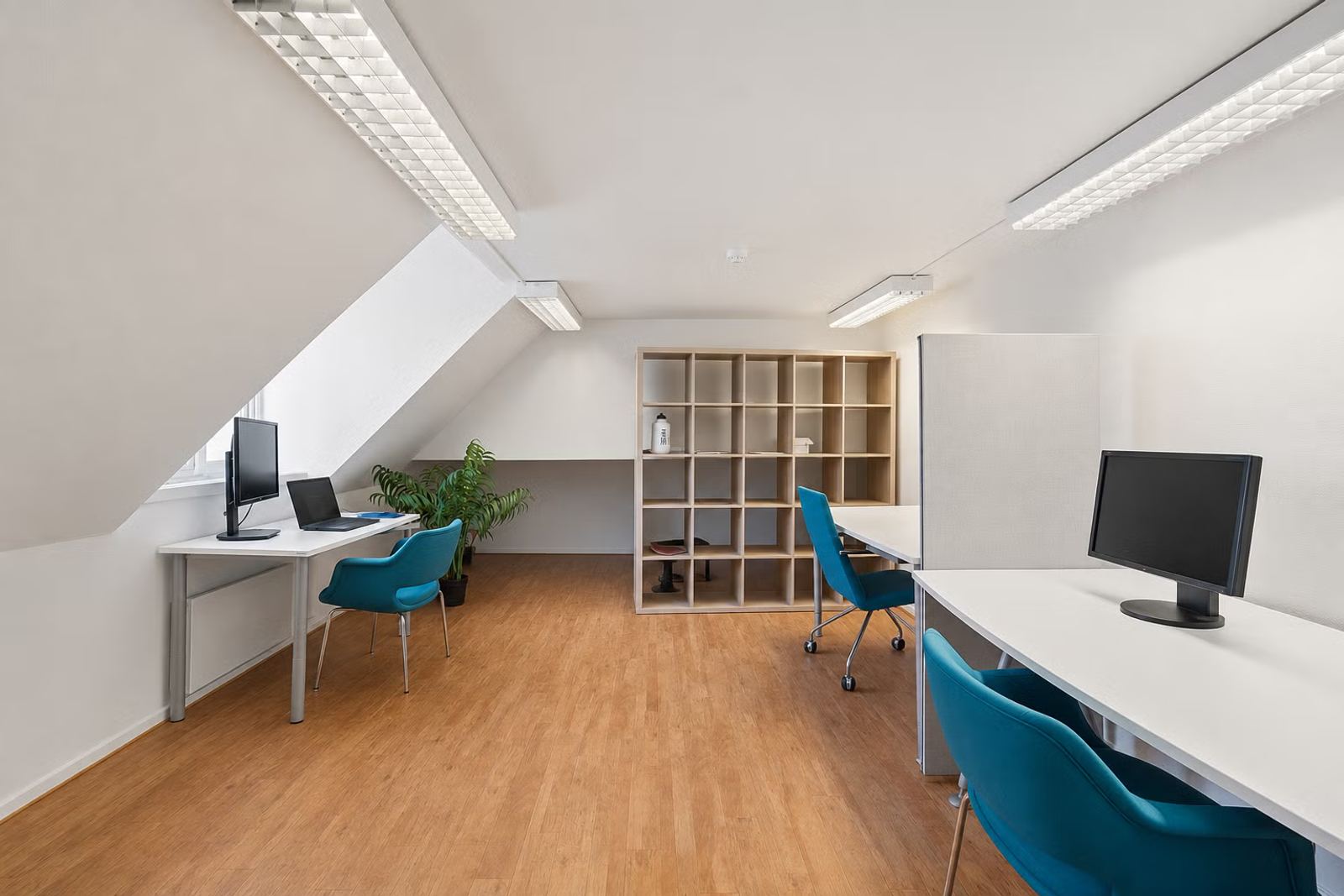 Central 359 sqm GFA Office Premises at Grensen 9 with Optional Storage Space - Workspace