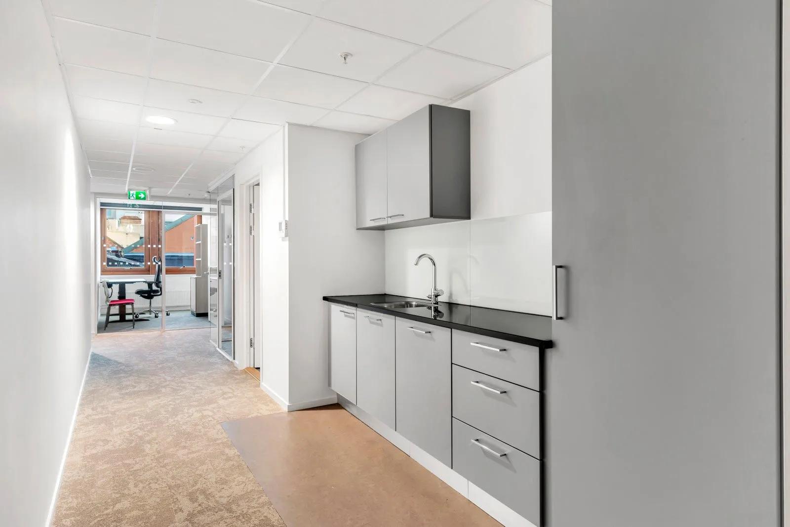 Cellekontor for 1-2 ansatte ved Stortinget - Fasiliteter