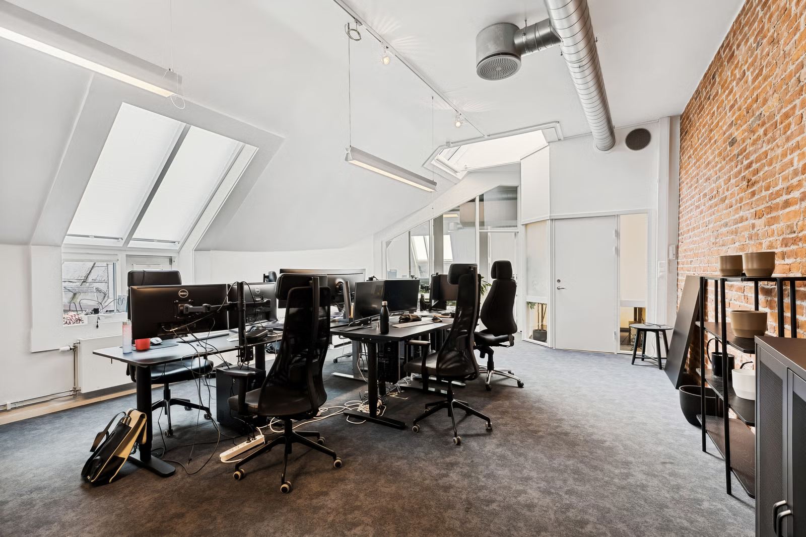 Bright and Move-In Ready 255 sqm GFA Top-Floor Office at Lille Grensen 3 - Workspace