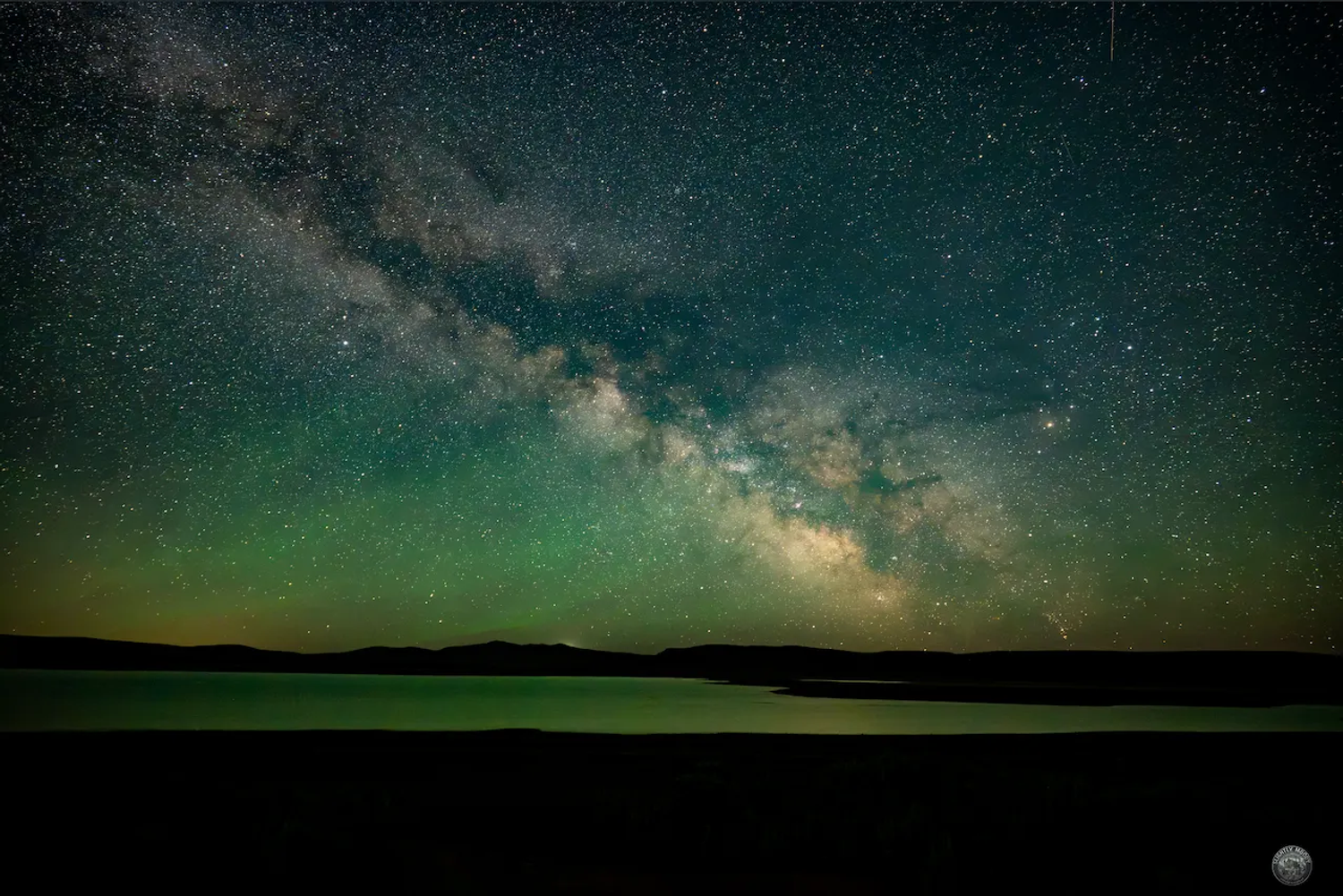 A green aurora and the Milky Way from Southeastern Oregon