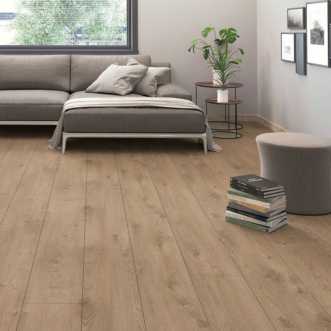 Room with Teton Teak laminate flooring, Parkay Endurance 14 mm