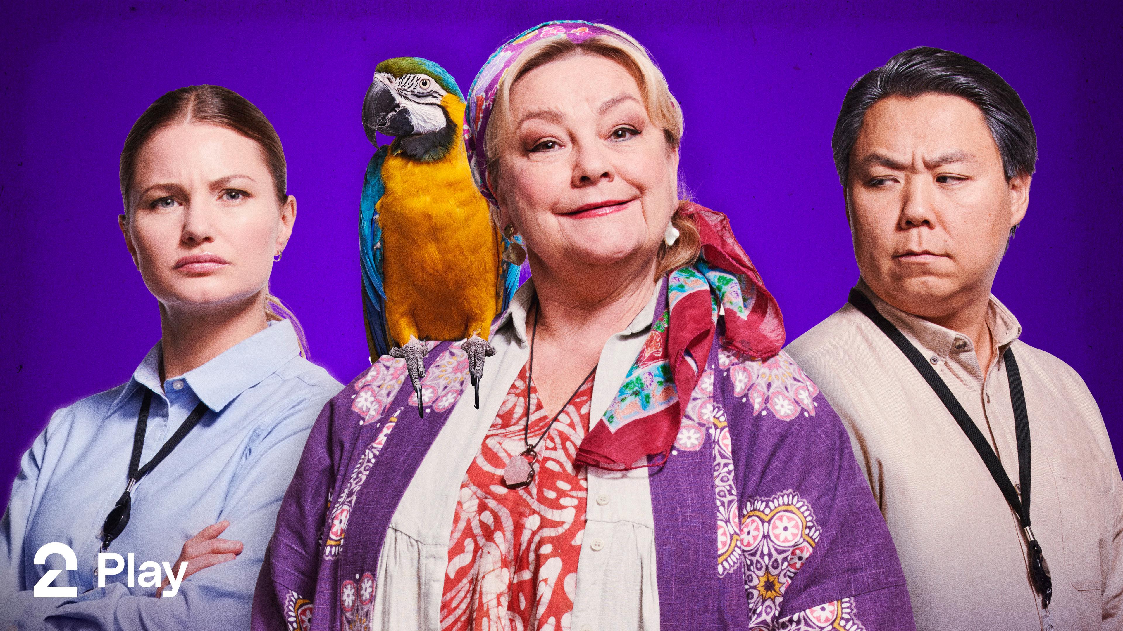 Tre blide mennesker fra TV 2 Plays humorinnhold på lilla bakgrunn.