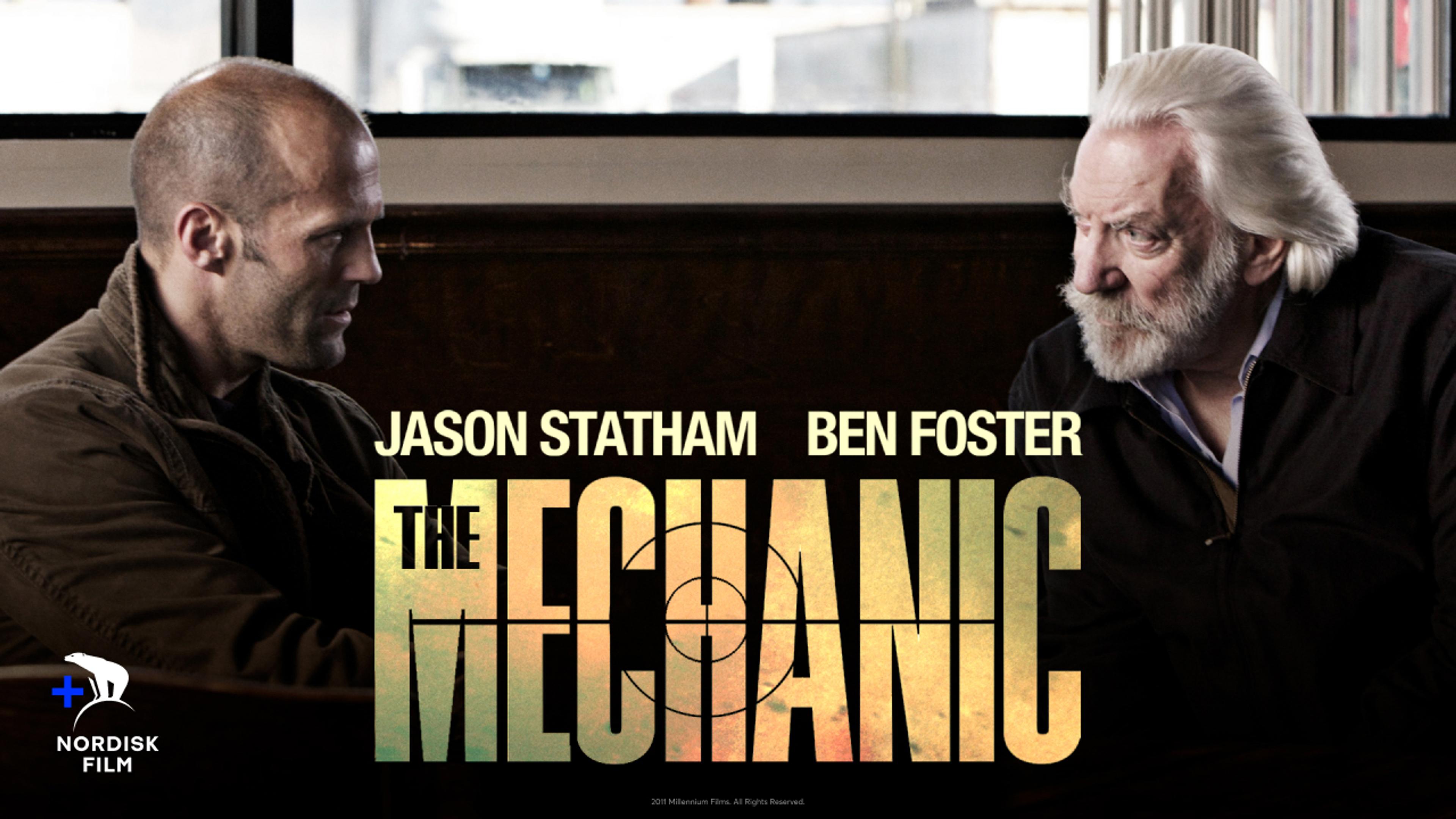 Jeson Statham og Ben Foster sitter og snakker på en kafé.