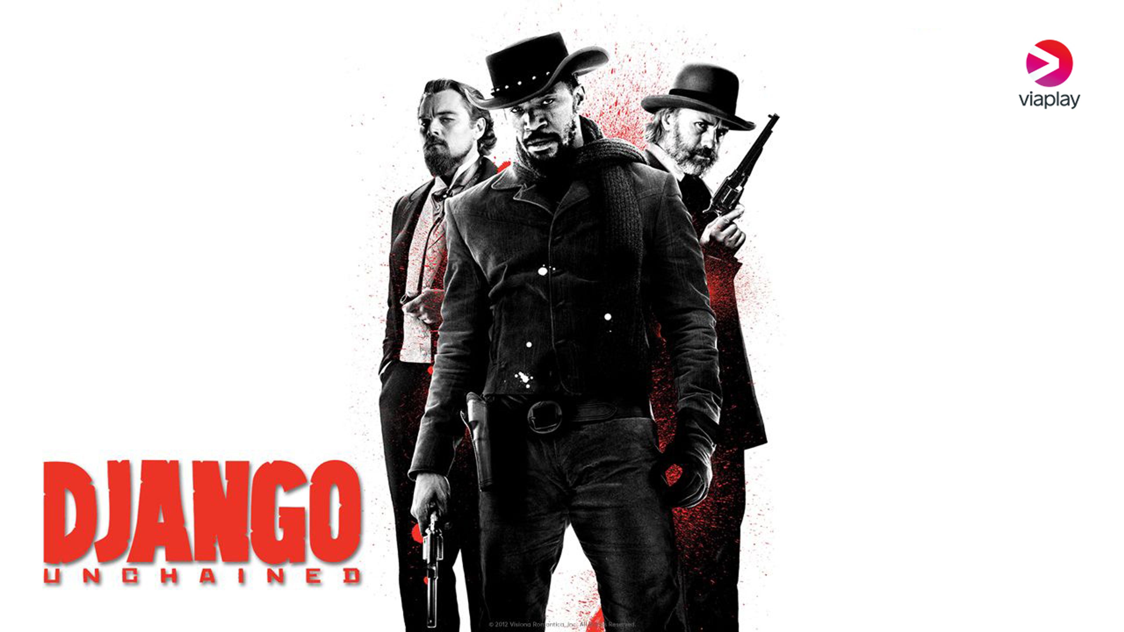 Tre barske cowboyer poserer foran hvit bakgrunn med pistoler i hånd. Blodspruten står bak dem.