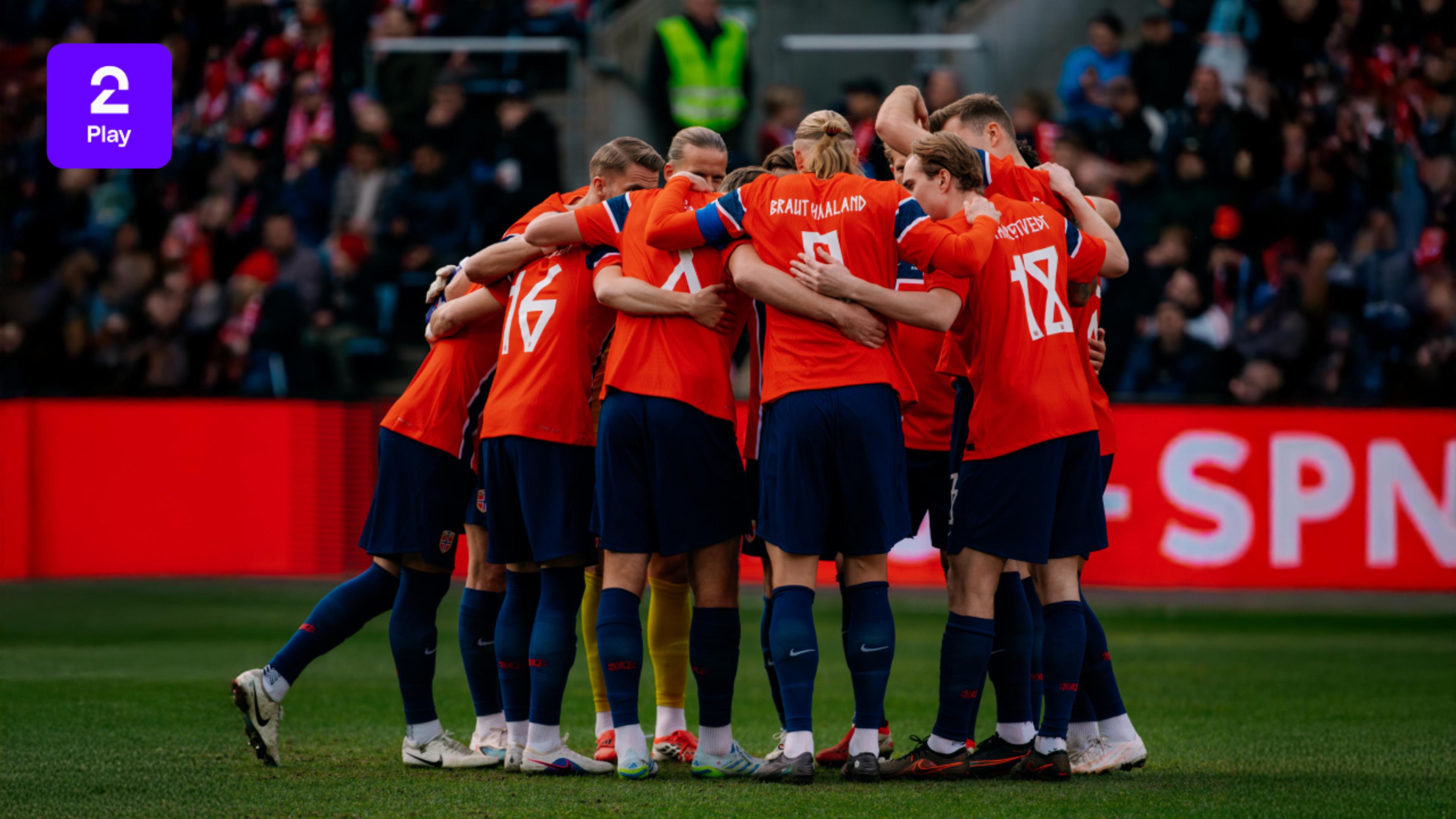 Erling Braut Haaland feirer mål med landslaget for Norge i VM-kvalifisering.