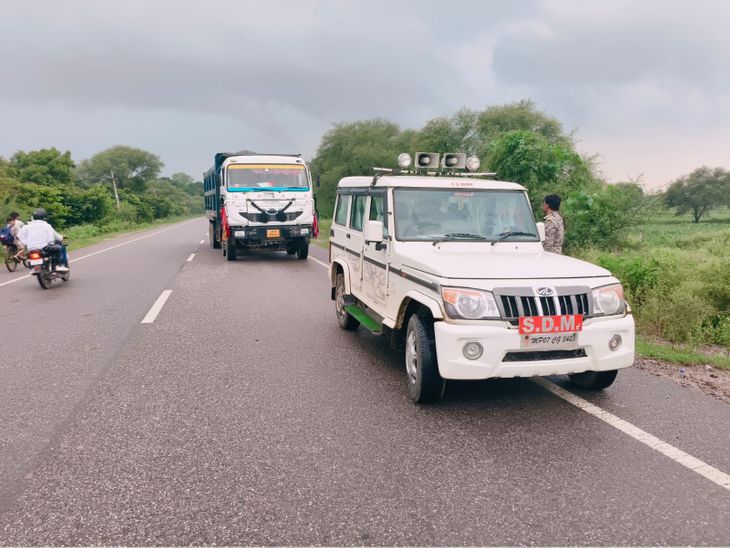 लहार और असवार में प्रशासन का शिकंजा: अवैध गिट्टी डंपर और दो रेत ट्रैक्टर जब्त