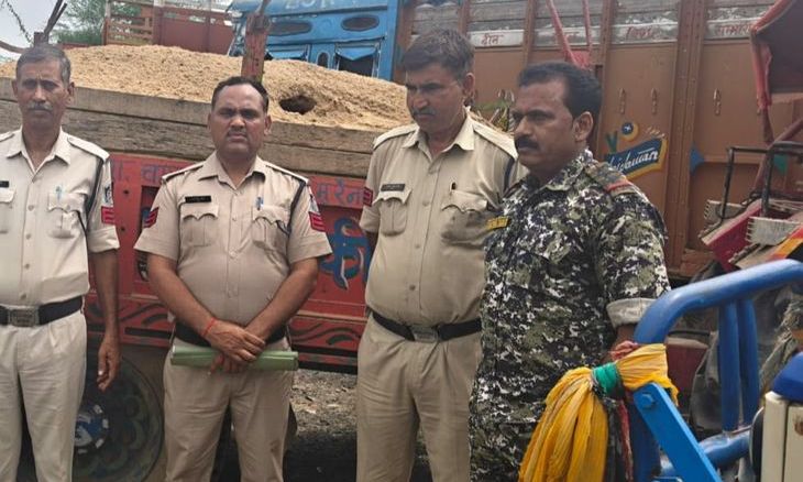 मुरैना में पुलिस का शिकंजा: सिविल लाइन इलाके से अवैध रेत से भरी ट्रैक्टर-ट्रॉली जब्त, एक आरोपी गिरफ्तार