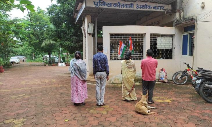 अशोकनगर में पारिवारिक कलह: बिलाला मिल रोड पर हंगामा, पत्नी पर मारपीट और नकदी ले जाने के आरोप