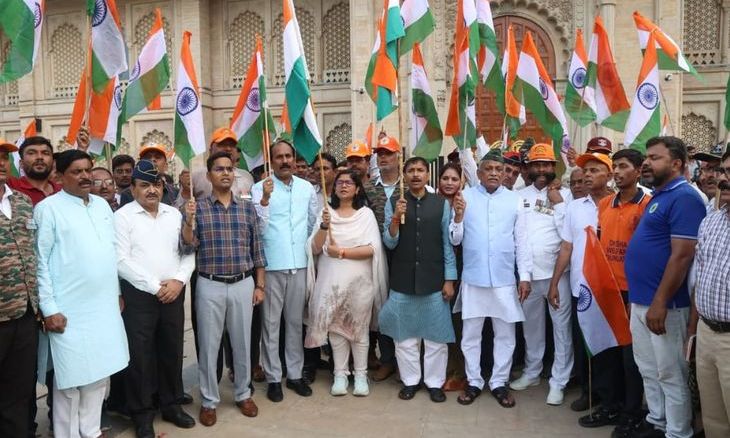 ग्वालियर में 'हर घर तिरंगा' अभियान के तहत निकली भव्य यात्रा, महाराज बाड़ा गूंजा राष्ट्रभक्ति के नारों से