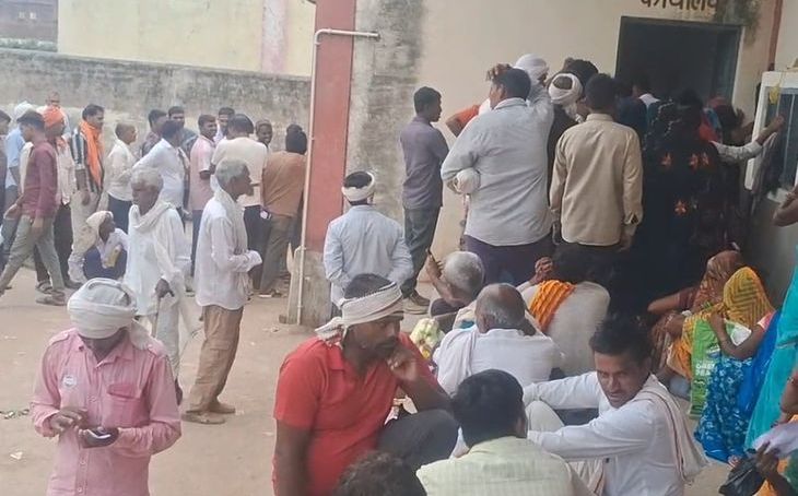 अंबाह में खाद वितरण के लिए ई-टोकन प्रणाली शुरू, किसानों को आईडी एक्टिव कराने के निर्देश