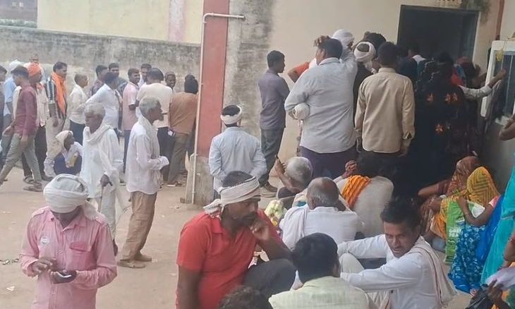 अंबाह में खाद वितरण के लिए ई-टोकन प्रणाली शुरू, किसानों को आईडी एक्टिव कराने के निर्देश