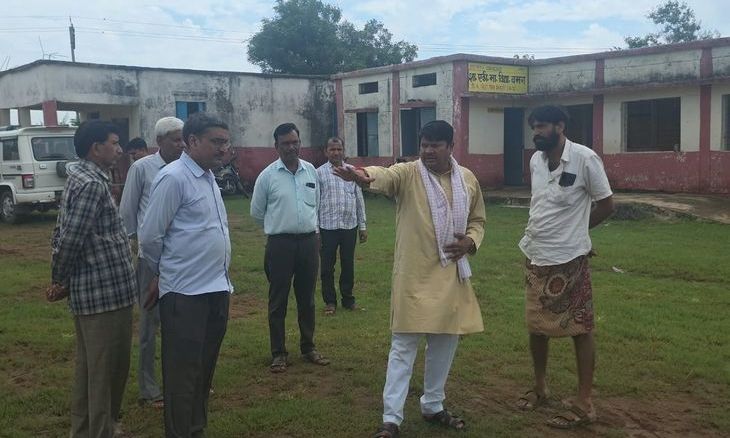 पोहरी विधायक के औचक निरीक्षण में खुले सरकारी स्कूलों के पोल, बदहाल व्यवस्था देख जताई गहरी नाराजगी