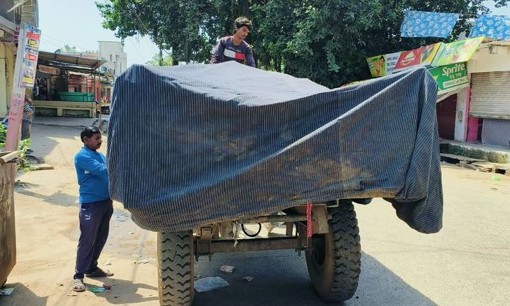 चंदेरी में अब तिरपाल से ढंककर होगा कचरे का परिवहन, शहरवासियों को मिली बदबू से राहत