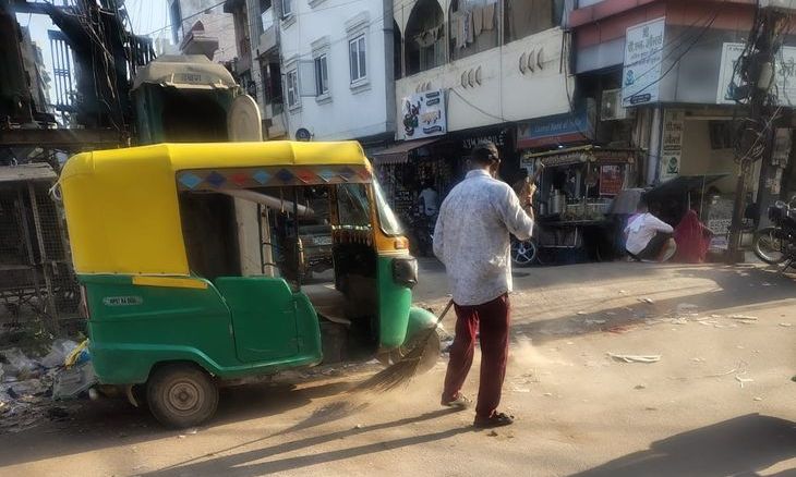 डबरा में चौथे दिन थमी सफाई कर्मचारियों की हड़ताल, शहर में कचरा उठाने का काम शुरू