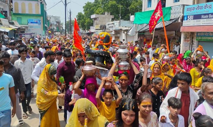 भितरवार में निकली भव्य कांवड़ यात्रा, हजारों शिवभक्तों ने गोलेश्वर धाम पहुंचकर किया जलाभिषेक