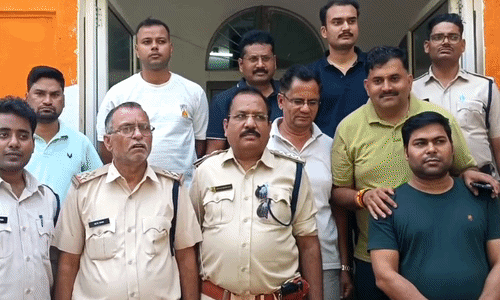 ग्वालियर: ड्राई-डे पर सेना के कोटे की शराब बेचते सेवानिवृत्त सैनिक गिरफ्तार, भारी मात्रा में ब्रांडेड बोतलें बरामद