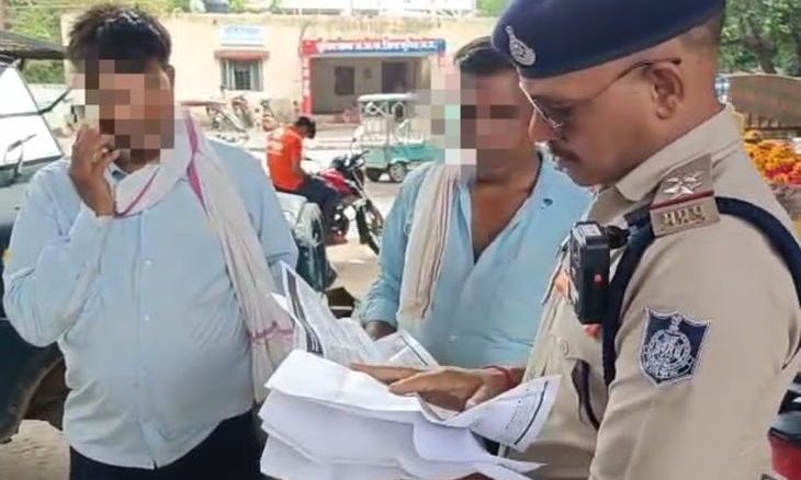 मुरैना में स्कूली बसों पर यातायात पुलिस की सघन कार्रवाई, 10 पर 60 हजार का जुर्माना