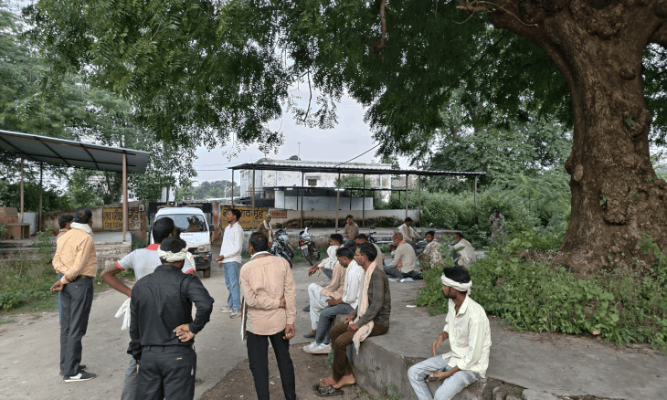 दतिया में दर्दनाक हादसा: मजदूर ने कमरे में फंदा लगाकर दी जान, घटना के वक्त खेत पर थे परिजन