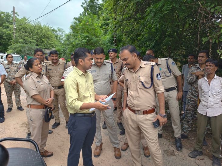दतिया में अवैध कब्जाधारियों पर प्रशासनिक हंटर, राजघाट कॉलोनी के 5 आवास 10 दिन में खाली करने के निर्देश