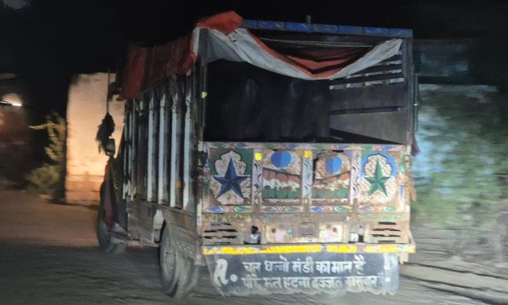 डबरा में मवेशी चोरी का पर्दाफाश: 12 घंटे के भीतर पुलिस ने पकड़ी चोरी गईं भैंसें, एक आरोपी गिरफ्तार