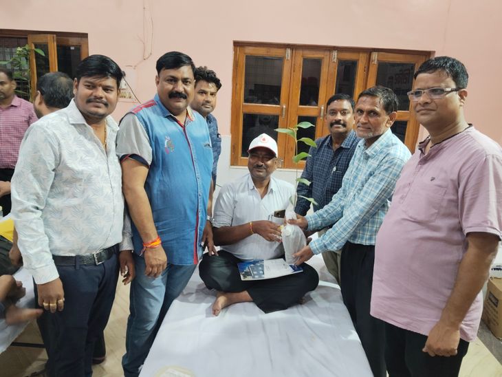 सबलगढ़ में अग्रवाल समाज का शिविर: 60 यूनिट रक्त संग्रहित, प्रमाण पत्र से मिलेगा एक साल का लाभ