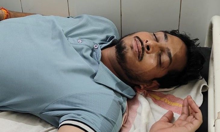 शिवपुरी जिला अस्पताल में हंगामा: शराब पीने से मना करने पर नर्सिंग ऑफिसर से मारपीट, आपातकालीन वार्ड में भर्ती