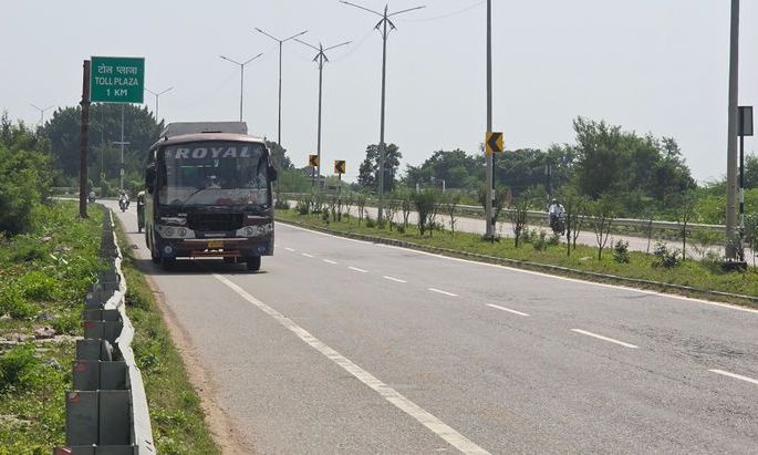 दतिया में जानलेवा बनी रॉन्ग साइड ड्राइविंग, एक किलोमीटर का फेरा बचाने के चक्कर में हो रहे हैं हादसे