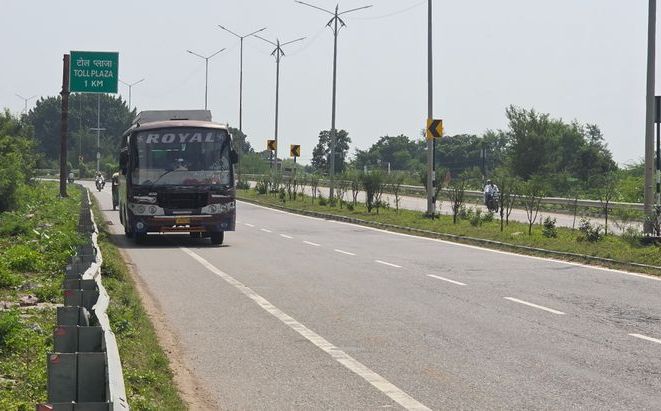 दतिया में जानलेवा बनी रॉन्ग साइड ड्राइविंग, एक किलोमीटर का फेरा बचाने के चक्कर में हो रहे हैं हादसे