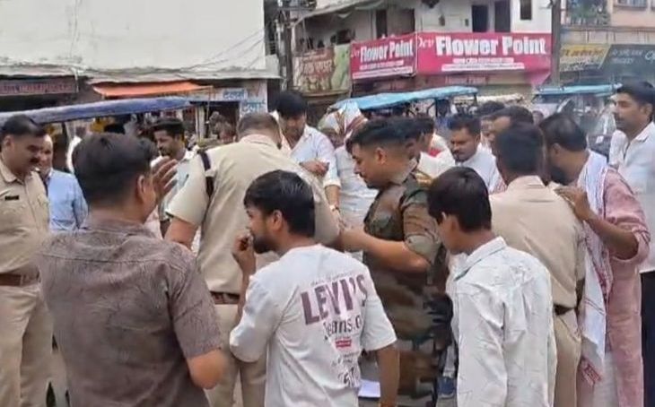 मुरैना में किसानों की समस्याओं को लेकर किसान कांग्रेस का प्रदर्शन, केंद्रीय कृषि मंत्री का पुतला फूंका