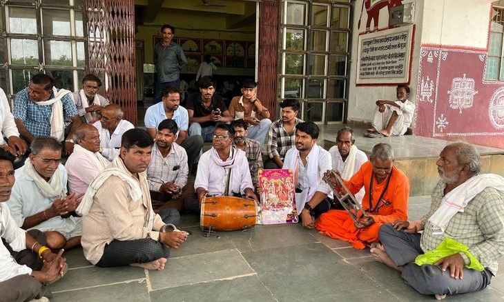 श्योपुर: जावदेश्वर मंदिर की 67 बीघा जमीन को लेकर ग्रामीणों का विरोध, कलेक्टर को सौंपा ज्ञापन