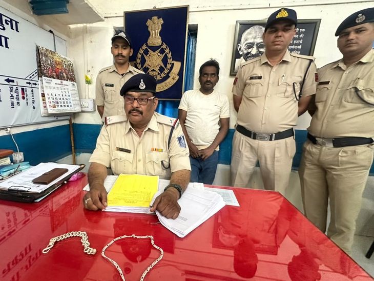 गुना जीआरपी के हत्थे चढ़ा जहरखुरान गिरोह, ट्रेन में यात्रियों को नशीला पानी पिलाकर लूटते थे जेवर और नकदी