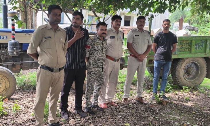 मुरैना में अवैध खनन पर पुलिस की बड़ी कार्रवाई, लाखों की ट्रैक्टर-ट्रॉली जब्त