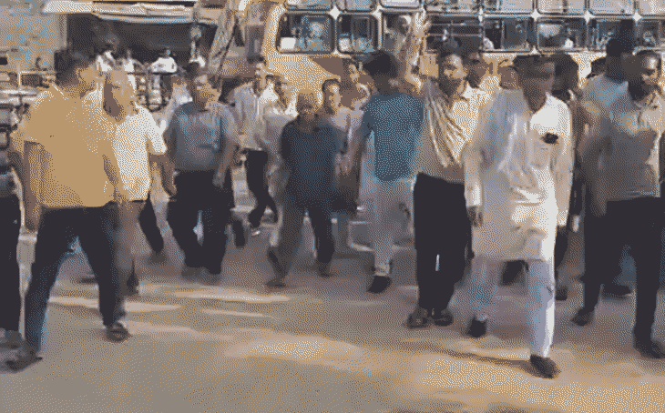 मुरैना के जौरा में पुलिस कार्रवाई के दौरान युवक की मौत, परिजनों के हंगामे के बाद पांच पुलिसकर्मी लाइन अटैच
