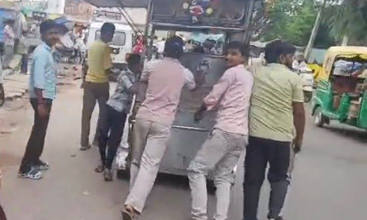 दतिया में ट्रैफिक सुधार की पहल: भैरव मंदिर चौपाटी से ठेले हटाकर रिंग रोड पर किए गए शिफ्ट