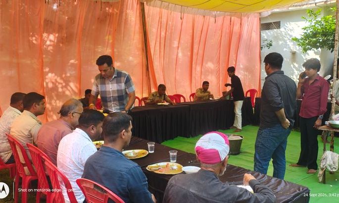चंदेरी थाना परिसर में गणेशोत्सव पर सजा भंडारा, उमड़े श्रद्धालु