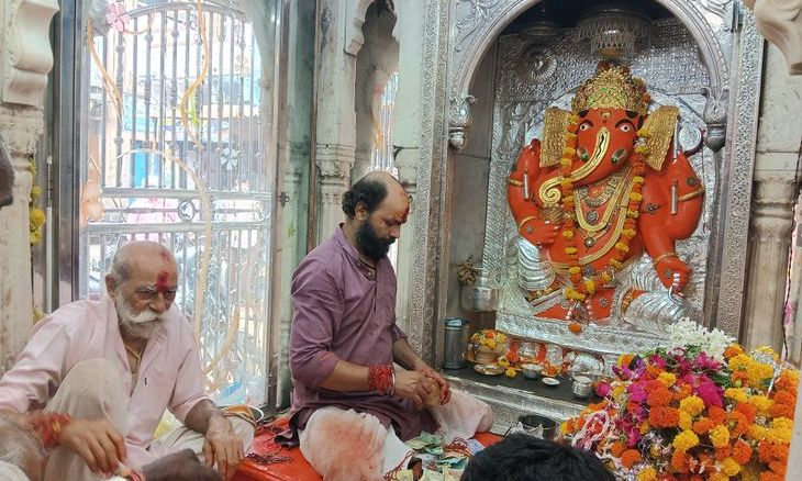 ग्वालियर-चंबल में गणेशोत्सव का उल्लास: टोड़ी गणेश मंदिर में सोने की जनेऊ और आभूषणों से हुआ भव्य नख-शिख श्रृंगार
