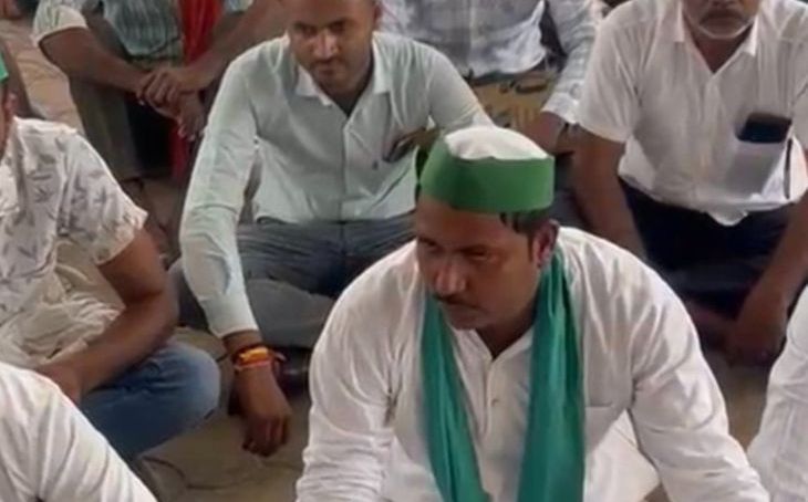 मुरैना में मूंग पंजीयन को लेकर किसानों का फूटा गुस्सा, कलेक्ट्रेट पर दिया धरना