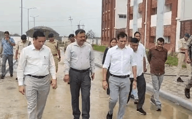 भांडेर में प्रशासनिक सख्ती: जल्द खुलेंगे स्कूल, मेला ग्राउंड से हटेगा अतिक्रमण