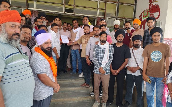 श्योपुर में किसानों का उग्र प्रदर्शन, चंबल नहर में पानी और 167 करोड़ की परियोजना की जांच की मांग