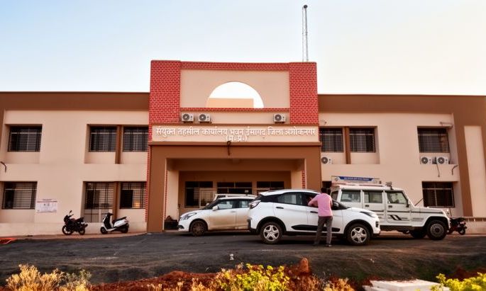 अशोकनगर जिले के ईसागढ़ में बिना डायवर्सन चल रहे व्यावसायिक संस्थानों पर कसेगा शिकंजा, प्रशासन ने दिया अल्टीमेटम