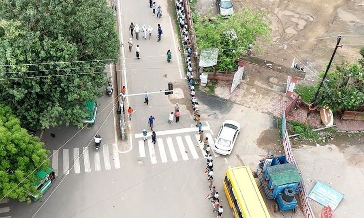 ग्वालियर में स्वतंत्रता दिवस से पूर्व दिखा अनूठा उत्साह, तीन किलोमीटर लंबी मानव श्रृंखला बनाकर लिया स्वच्छता का संकल्प