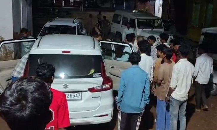 डबरा-भितरवार मार्ग पर दर्दनाक हादसा: अचानक गाय से टकराई बाइक, जीजा-साले समेत तीन घायल