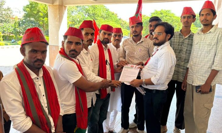 अशोकनगर में सपाइयों का कलेक्ट्रेट प्रदर्शन, ई-टोकन व्यवस्था खत्म करने की उठाई मांग